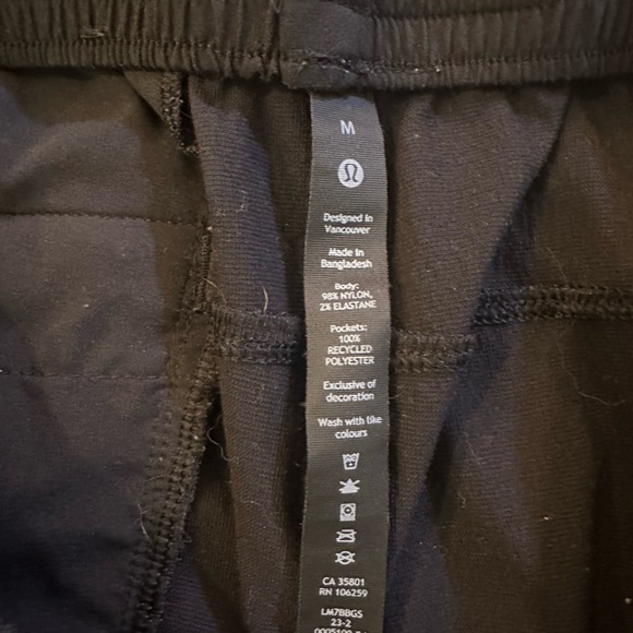 Lululemon Athletica Men's Black Athletic Shorts - Picture 3 of 3